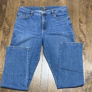 Lee Women’s Straight Fit Blue Jeans